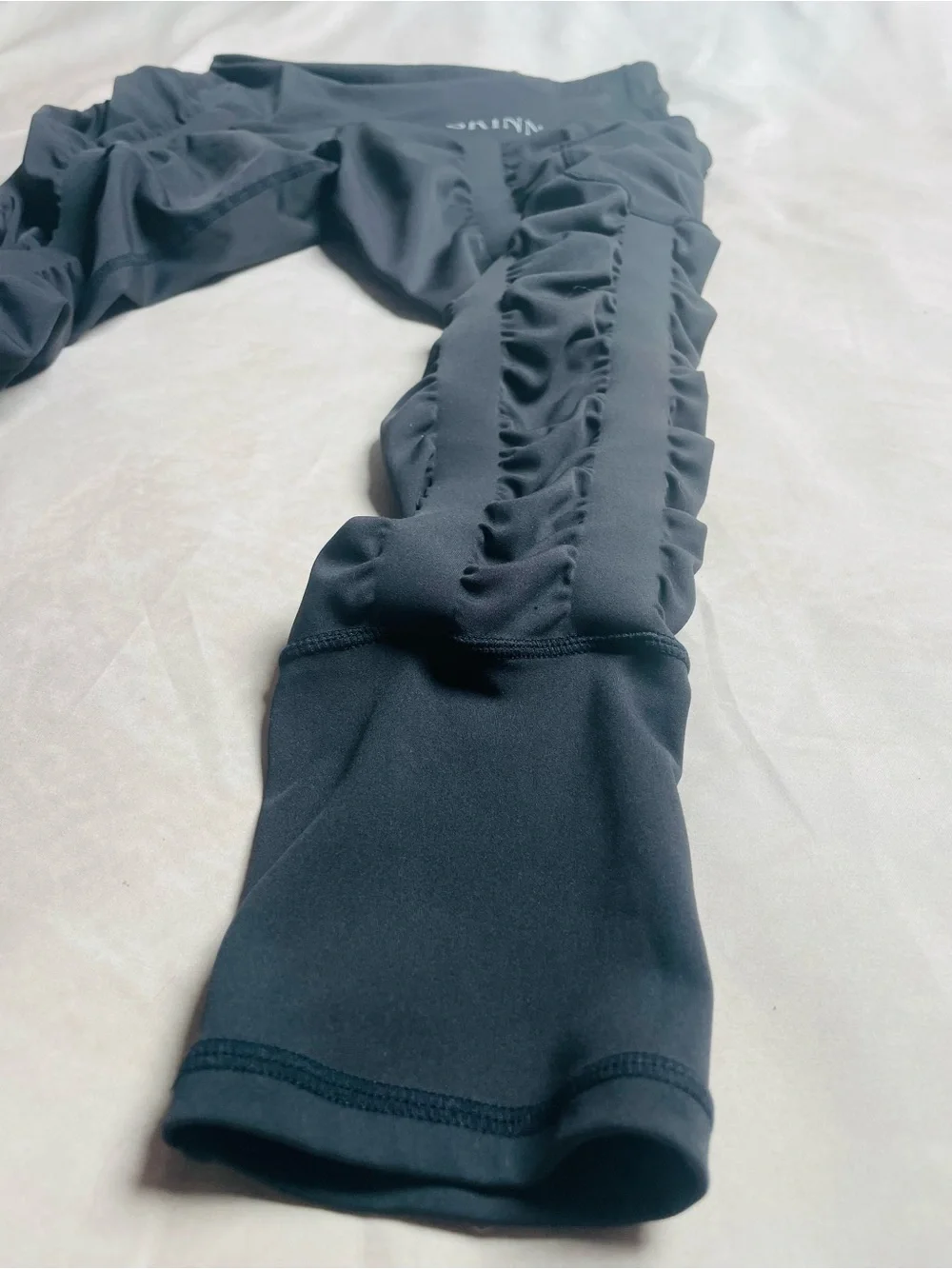 SKINNIFY Black Ruched High-Waist Skinny Pants